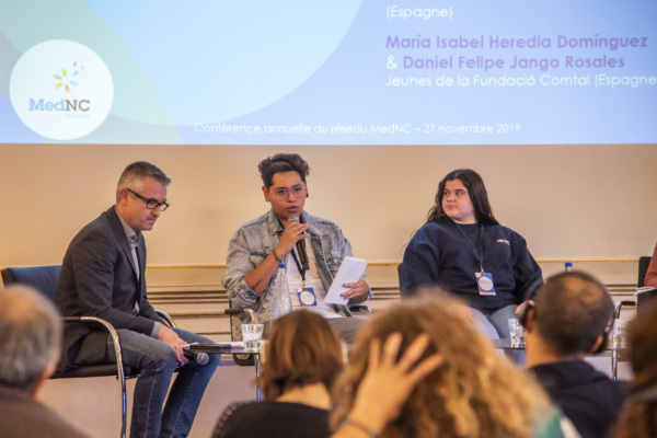 Daniel et Maria présente la déclaration des jeunes espagnols des écoles de la seconde Chance