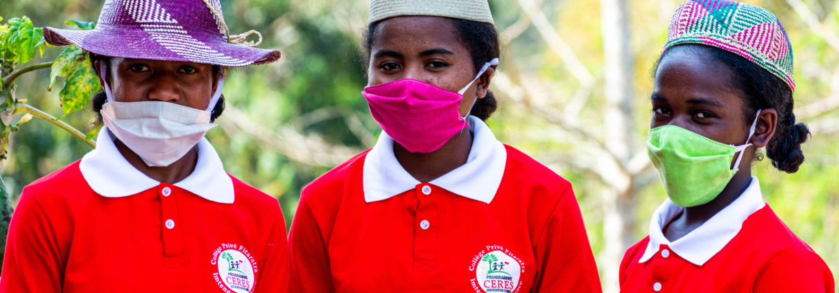 Jeunes collégiens du CERES à Madagascar