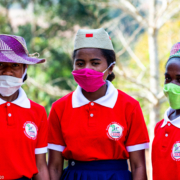 Jeunes collégiens du CERES à Madagascar